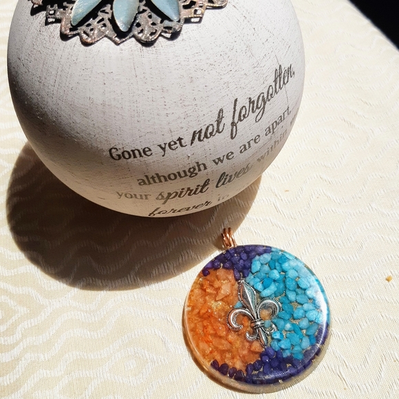 Necklace Flor de Liz _ Liz flower - Picture 2 of 2